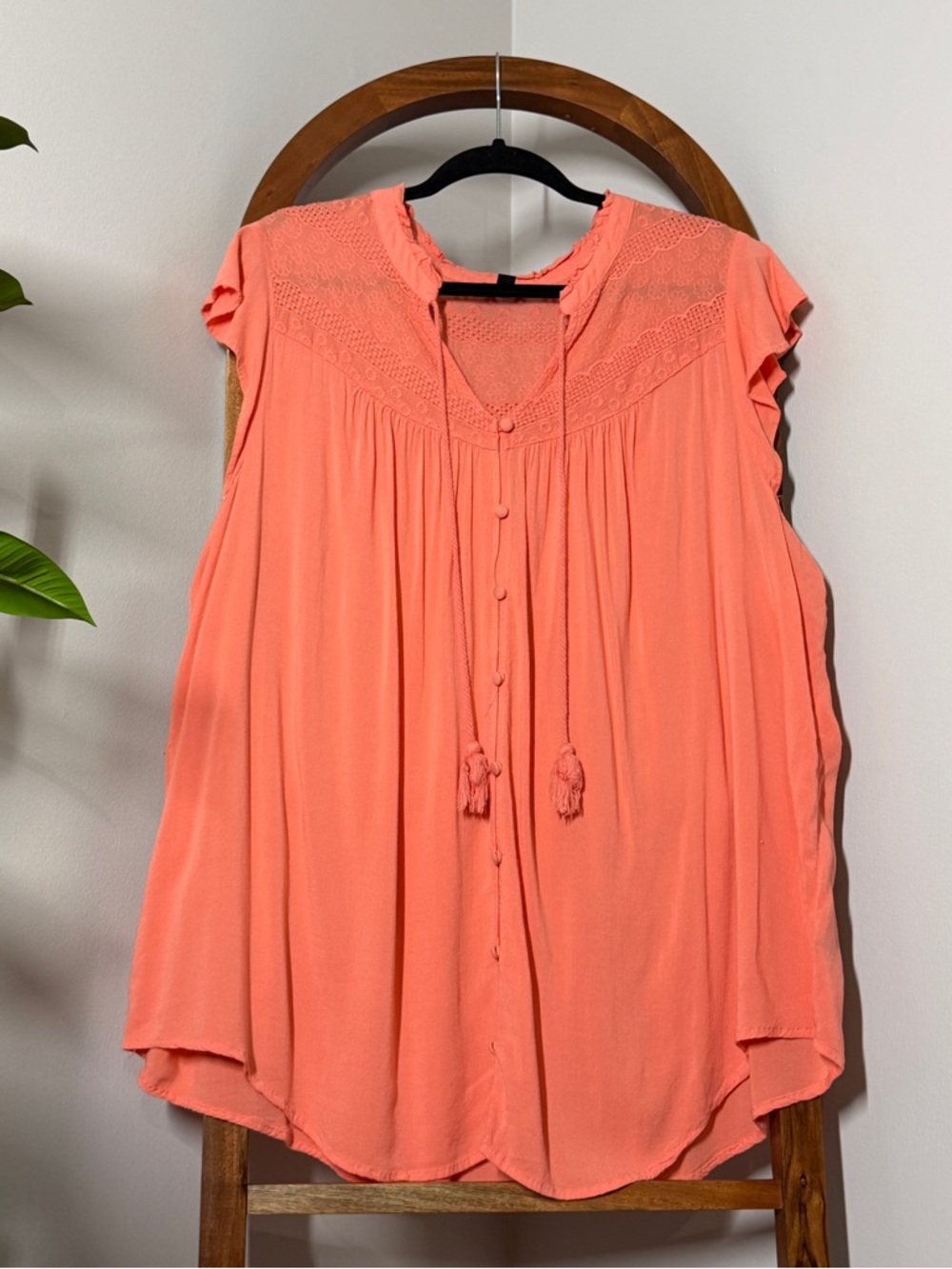 Torrid 4X Coral Embroidered Flutter Sleeve Blouse Top